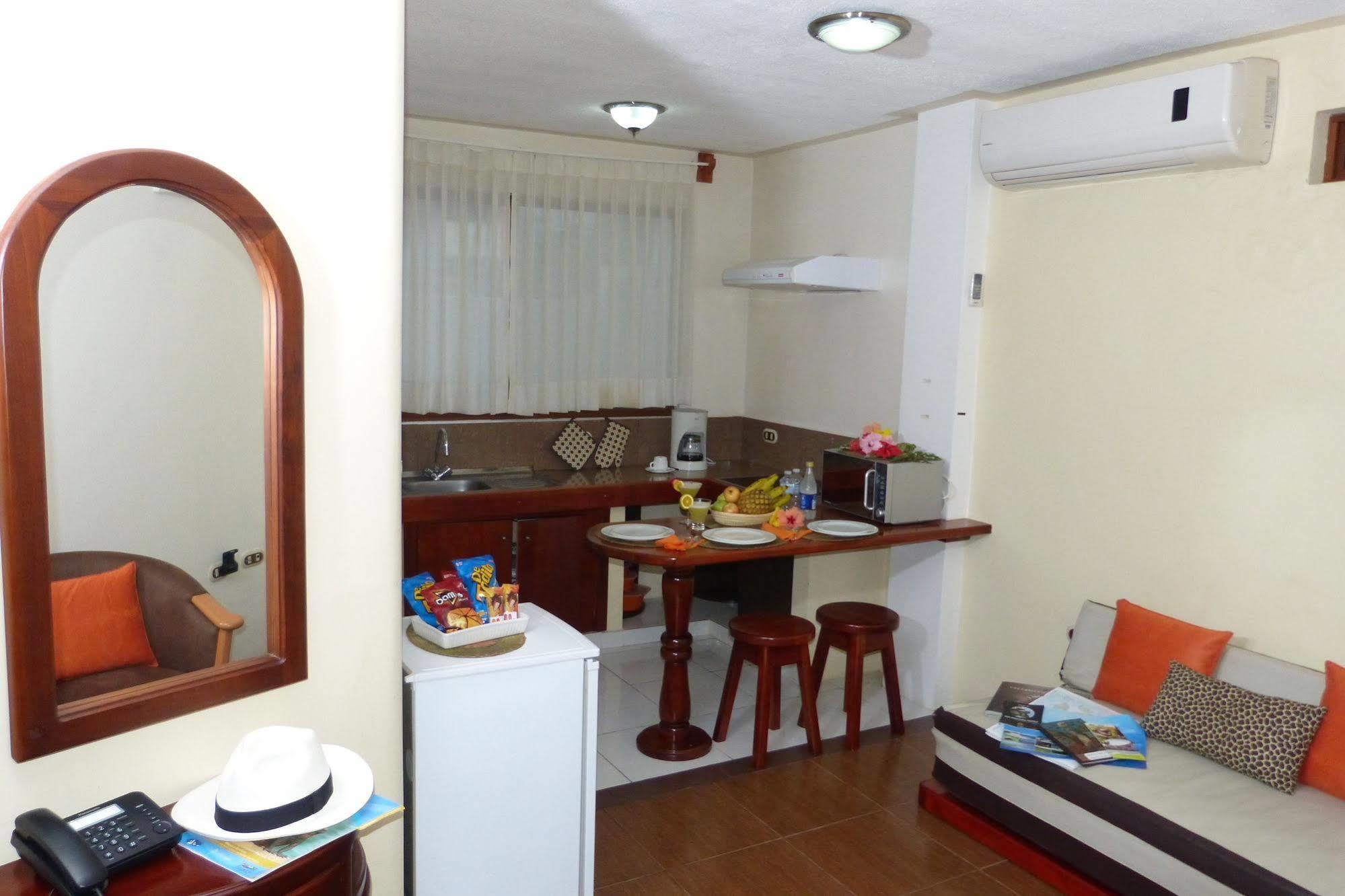 Hotel Palace Galapagos بويرتو أيورا المظهر الخارجي الصورة
